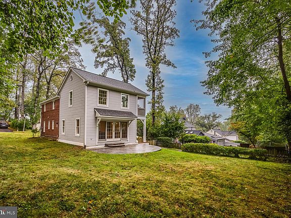 4th image of 1307 Tracy Pl