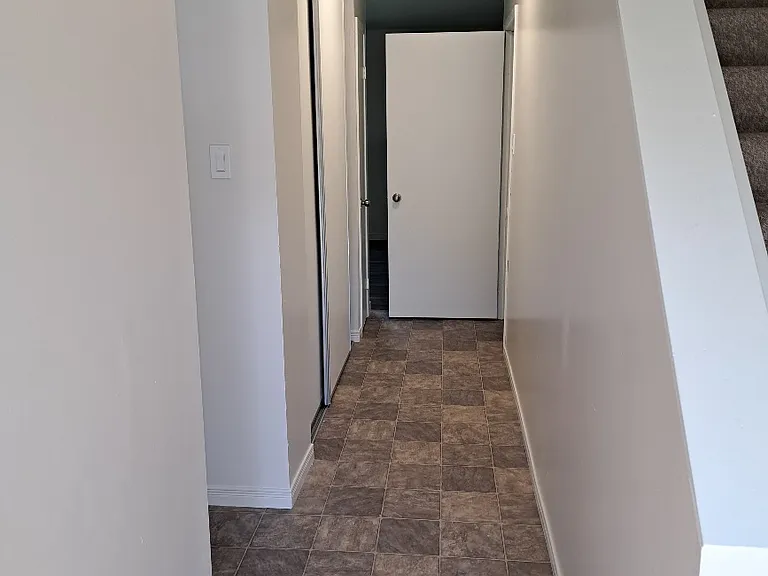 305 Briarhill Ave — Photo 5