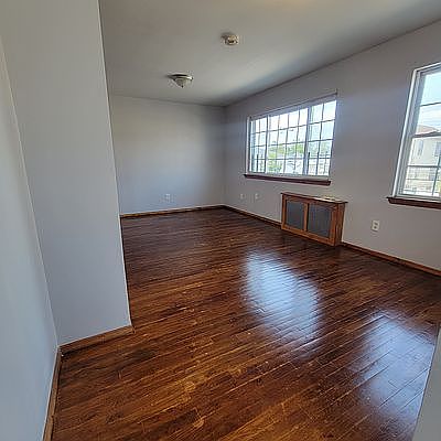 3rd image of 6955 Almeda Ave #2