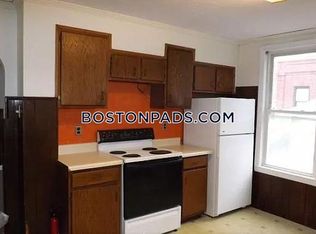 19 Medford St #1R, Arlington, MA 02474