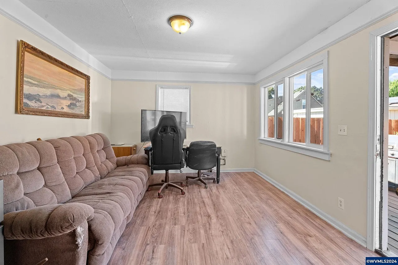 1140 13th St NE - 2 — Photo 3