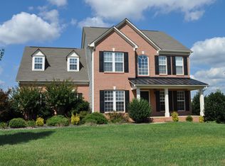 122 Sundown Cove Dr, Mooresville, NC 28117