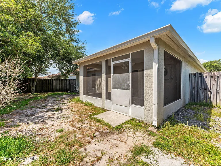 4211 Swanna Dr — Photo 6