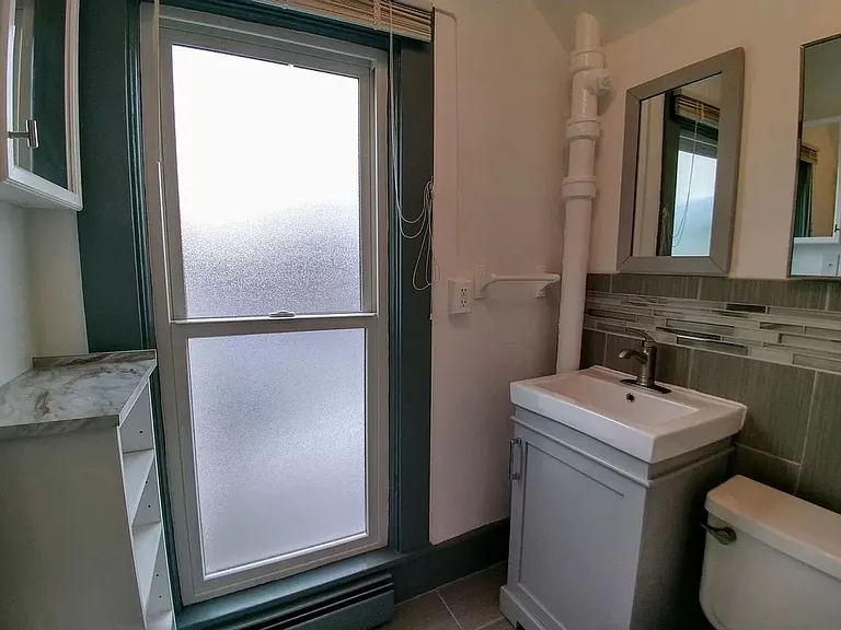 319 Pratt Street 4-Plex — Photo 8