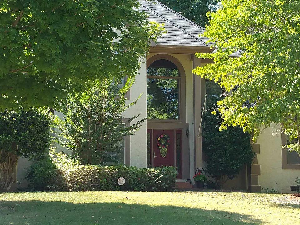 1st image of 90 Wyngate Dr