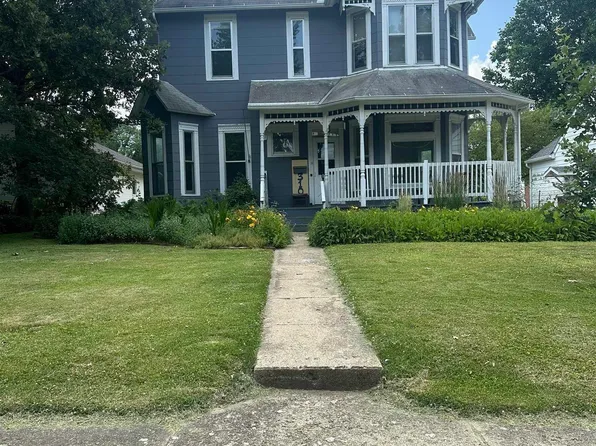 310 E James St, Eureka, IL 61530