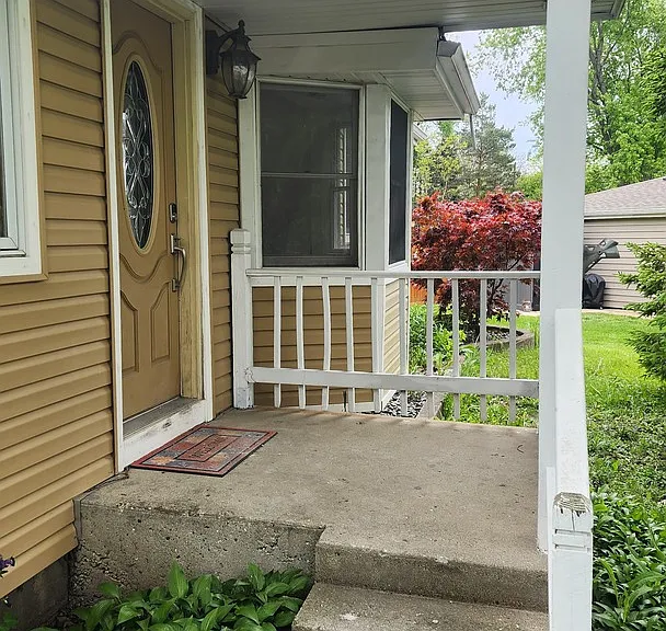 20831 N Maple Ct — Photo 2