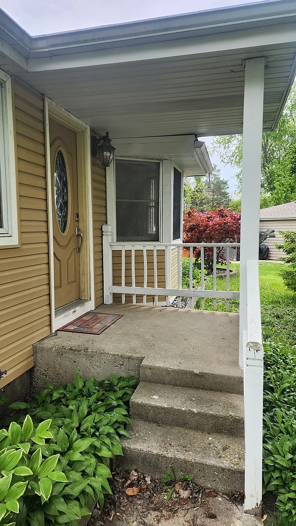 Building Photo - 20831 N Maple Ct