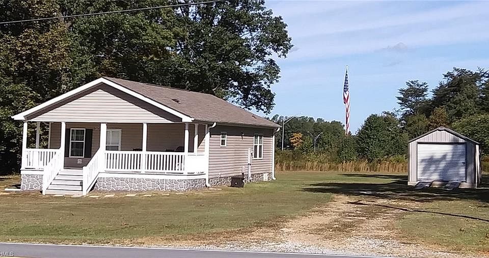 2nd image of 8414 Norcross Rd