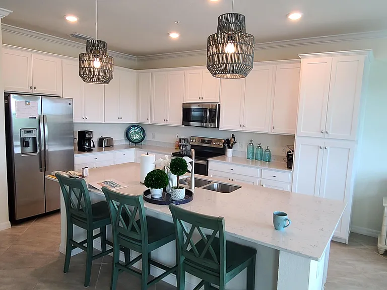 17626 Gawthrop Dr #405 — Photo 2