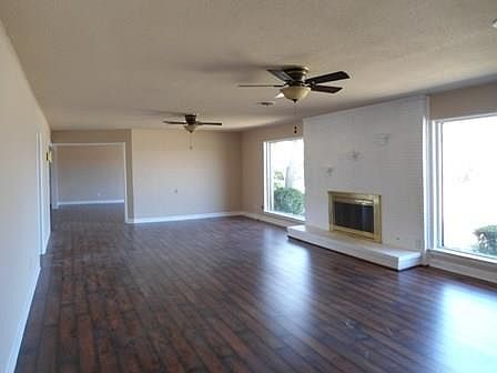 5th image of 325 Crescent Dr