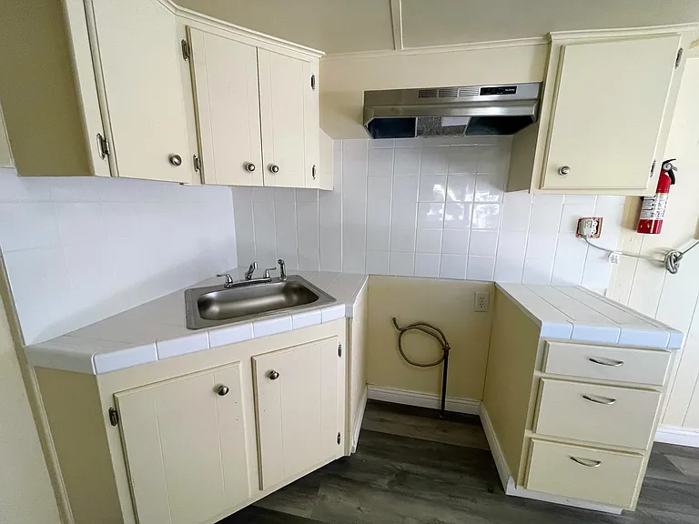 16397 D St #13 — Photo 4