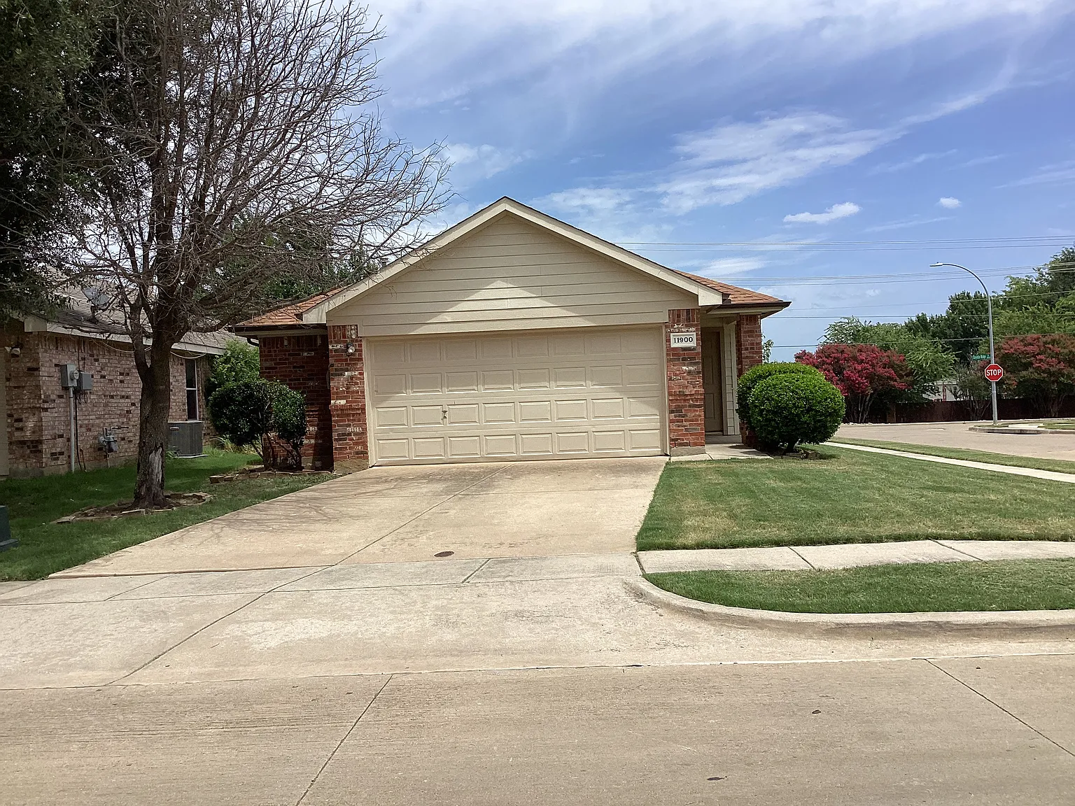 4 bed, 1560 sqft, $2,100 — Photo 1