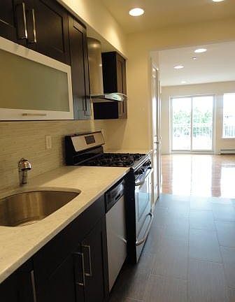 3rd image of 3132 38th St APT 2A