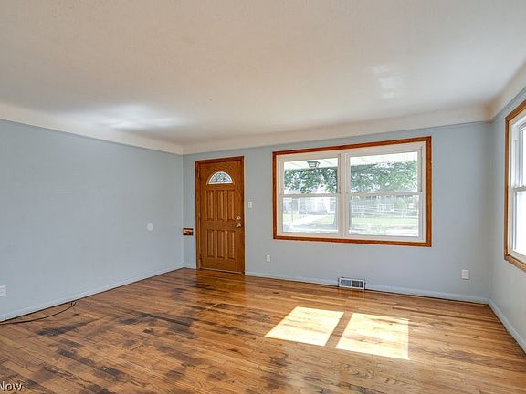 3rd image of 12211 Woodward Blvd