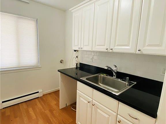 3rd image of 31 Hillside Ter APT A