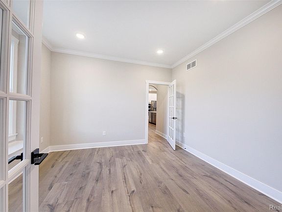 4th image of 626 Round Rock