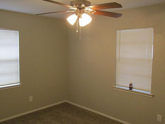 4th image of 3757 Black Oak Dr