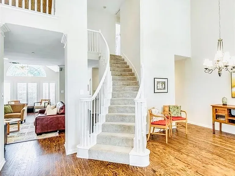 14628 Dickenson Ct — Photo 2