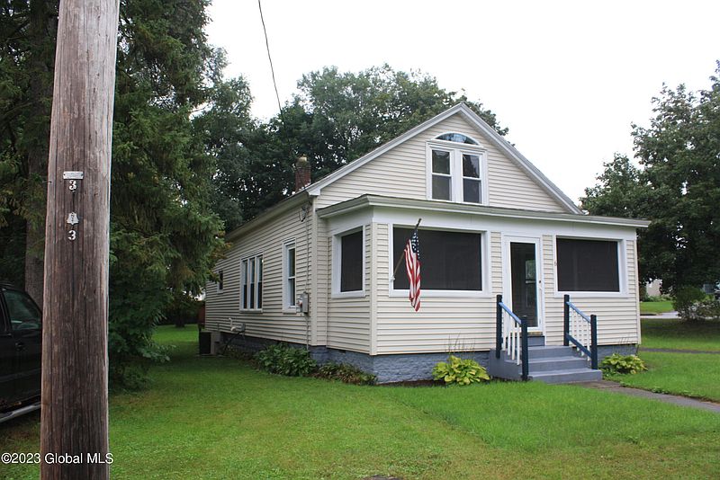 3rd image of 6 Ferry Boulevard