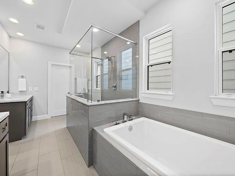 1217 Crockett St — Photo 18