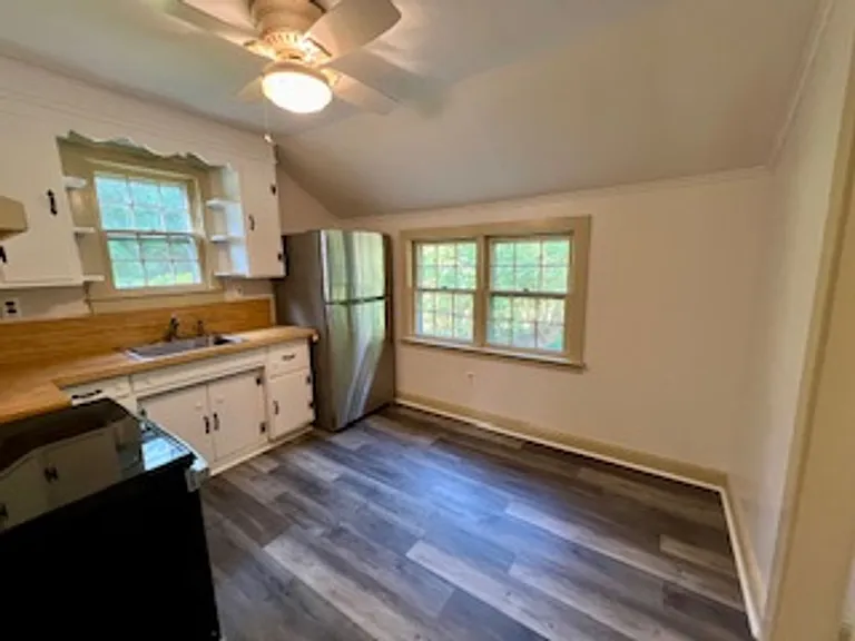 604 Huckleberry Hill Rd — Photo 4