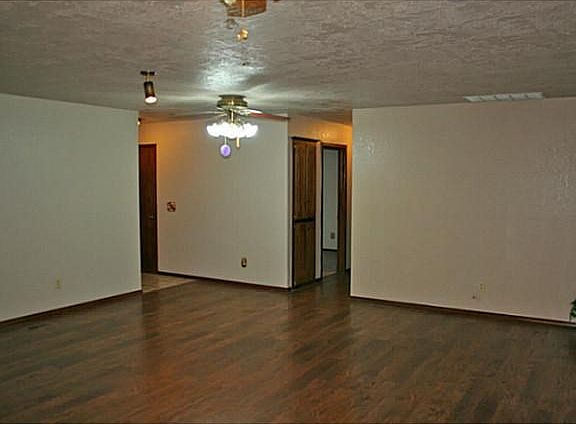 3rd image of 8133 SW 36th St