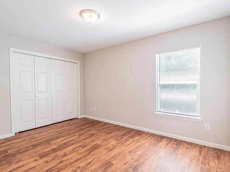 10061 Sharpton Dr — Photo 12