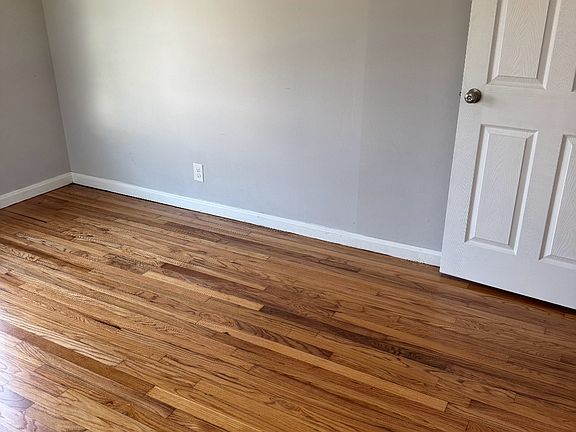 4th image of 2216 Sunnydell Ave
