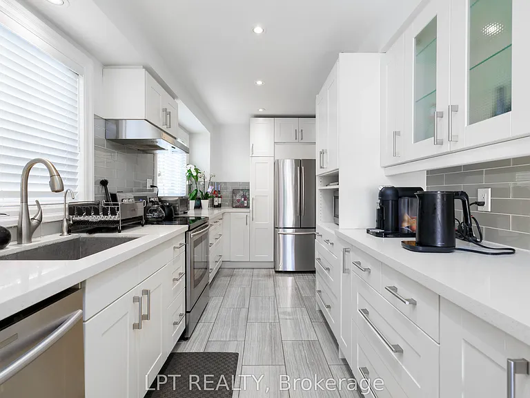 6 Odin Cres — Photo 11