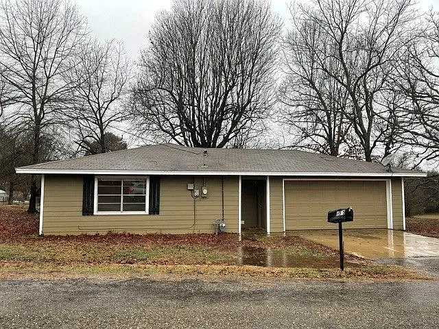 3 bed, 2.0 bath, 1197 sqft, $1,100 — Photo 1