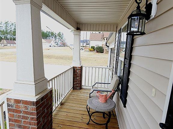3rd image of 23 Shetland Ln
