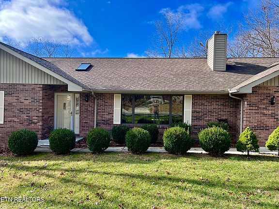 4th image of 214 Snead Dr