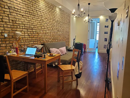 Rented by Nooklyn NYC LLC | media 22