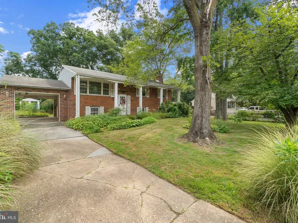 8053 Woodholme Cir, Pasadena, MD 21122