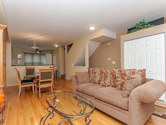 4th image of 2407 W Flournoy St #C