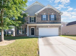 909 Wild Wolf Dr, Greensboro, NC 27406