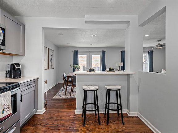 4th image of 10208 Conser St