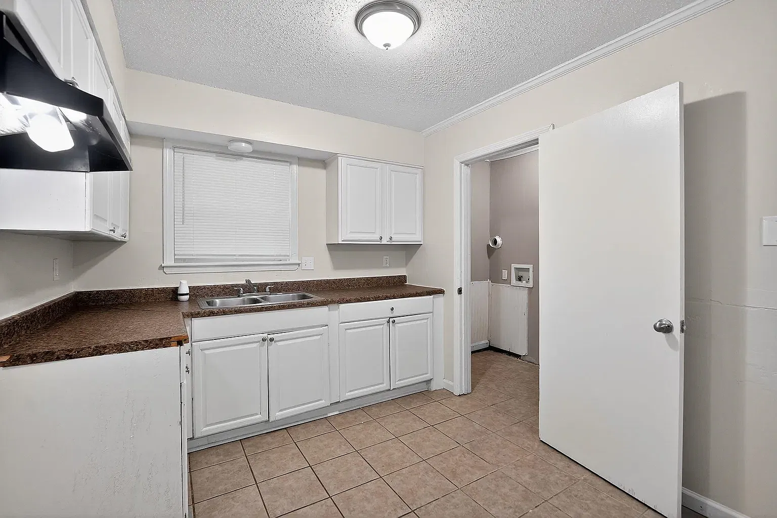 3 bed, 1186 sqft, $1,475 — Photo 4