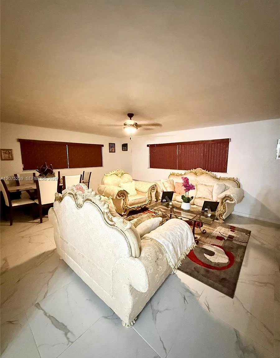 4 bed, 2.0 bath, 1850 sqft, $3,700 — Photo 4