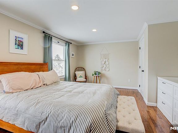4th image of 46A Walnut Ave