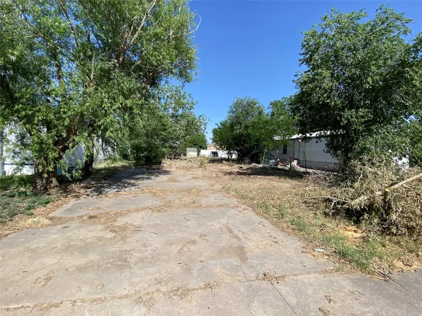 144 Shamrock St, Garden City, KS 67846