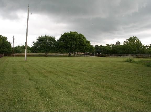 4th image of 6201 Johnson Dr