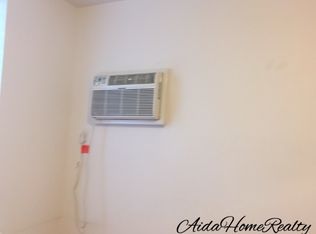 3015 32nd St, Astoria, NY 11102