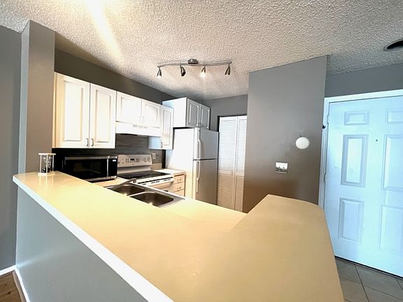 4th image of 10122 Winsford Oak Blvd APT 411