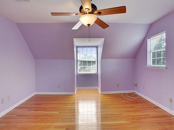 5th image of 4016 Taft Park