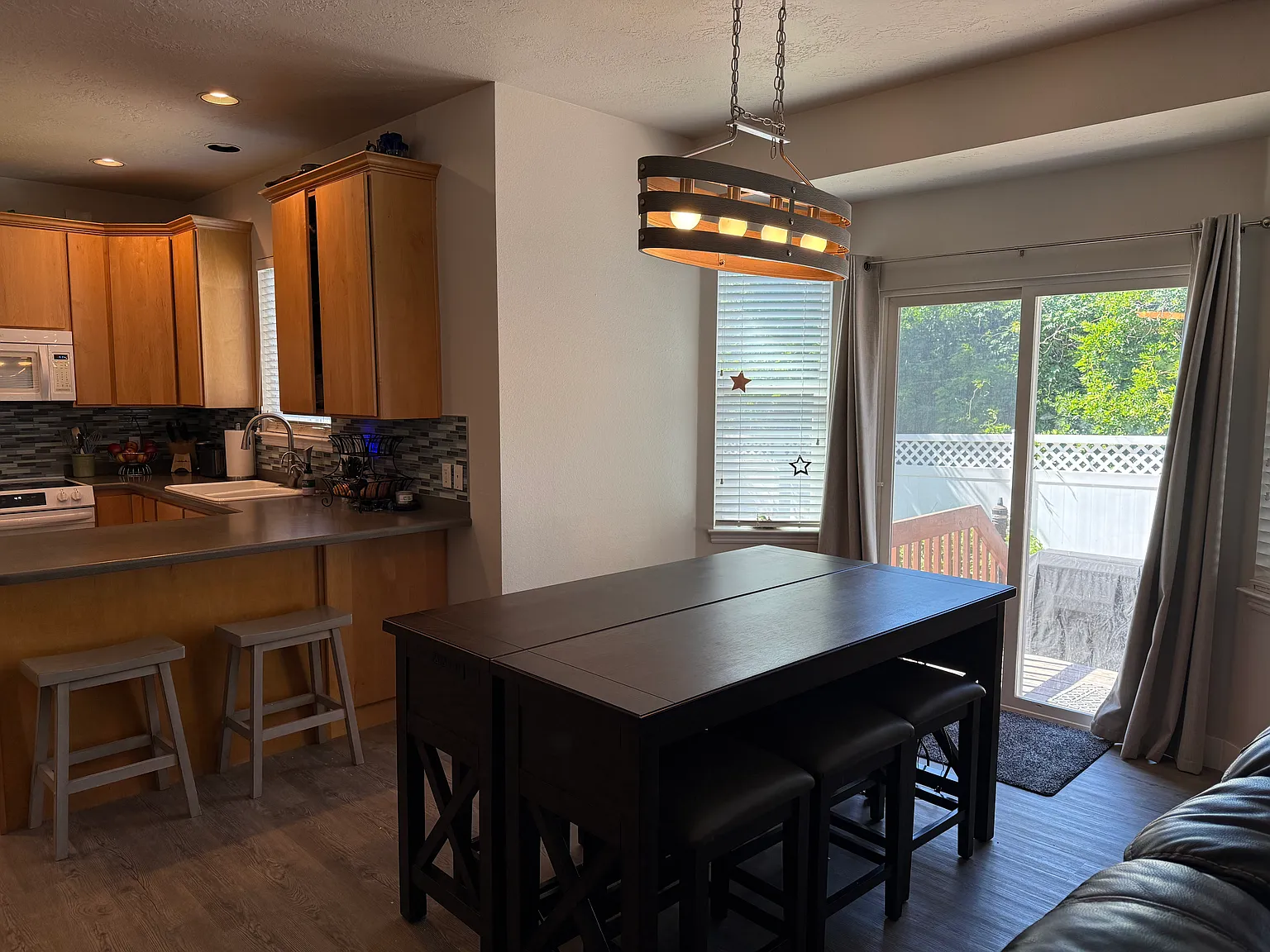 4 bed, 2531 sqft, $3,000 — Photo 4
