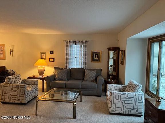 5th image of 6836 Queen Annes Ct