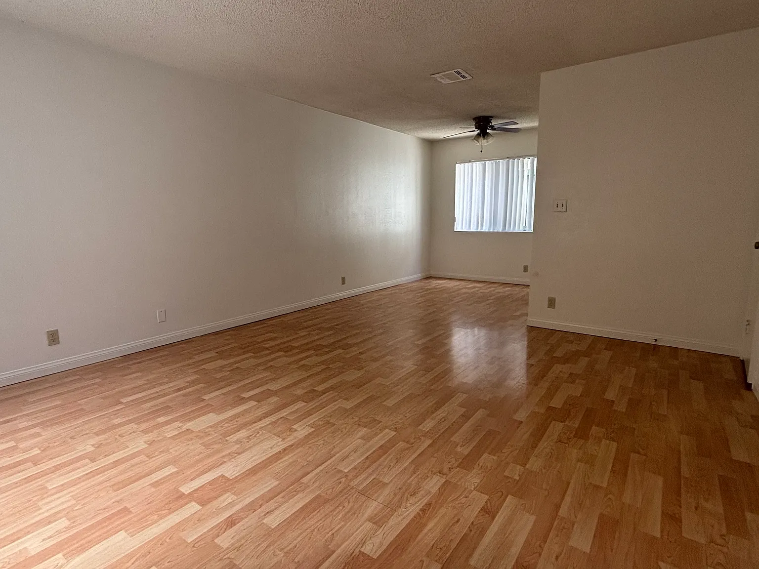 2 bed, 1.5 bath, 910 sqft, $2,550 — Photo 2