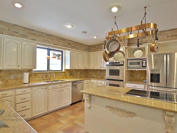 3rd image of 4 Turnberry Cir